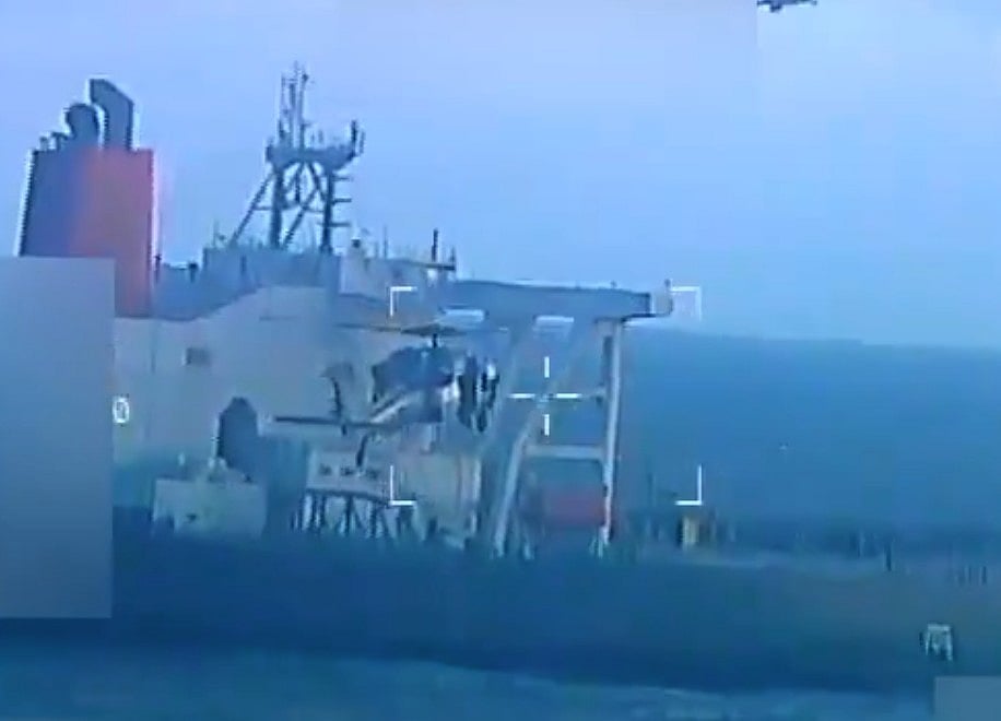 ವೆನಿಜುವೆಲಾ ಕರಾವಳಿಯಲ್ಲಿ ತೈಲ ಟ್ಯಾಂಕರ್ ವಶಪಡಿಸಿದ ಅಮೆರಿಕ; ಉದ್ವಿಗ್ನತೆ