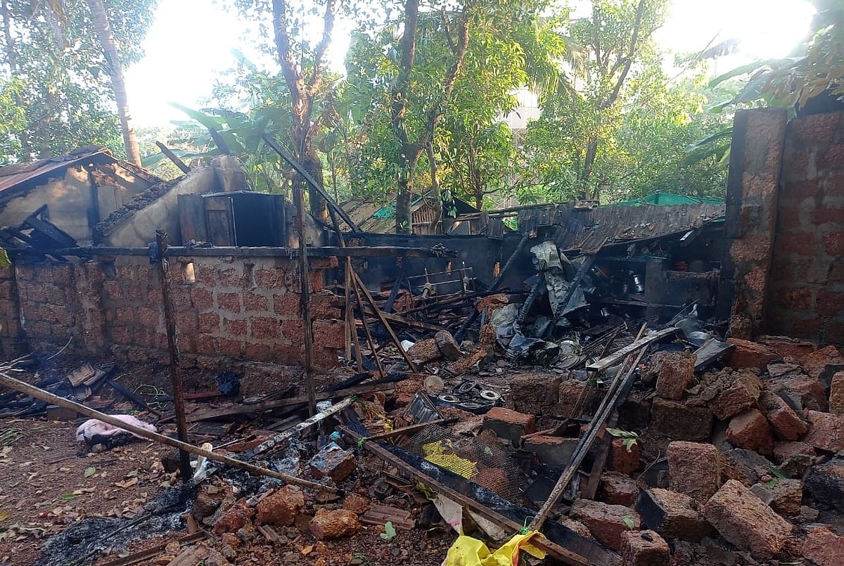 ಗೋಕರ್ಣ | ಸಿಲಿಂಡರ್ ಸ್ಪೋಟ, ಮನೆ ಸಂಪೂರ್ಣ ಭಸ್ಮ: ಕಿಡಿಗೇಡಿಗಳ ಕೃತ್ಯ ಎಂದ ಮಾಲೀಕ