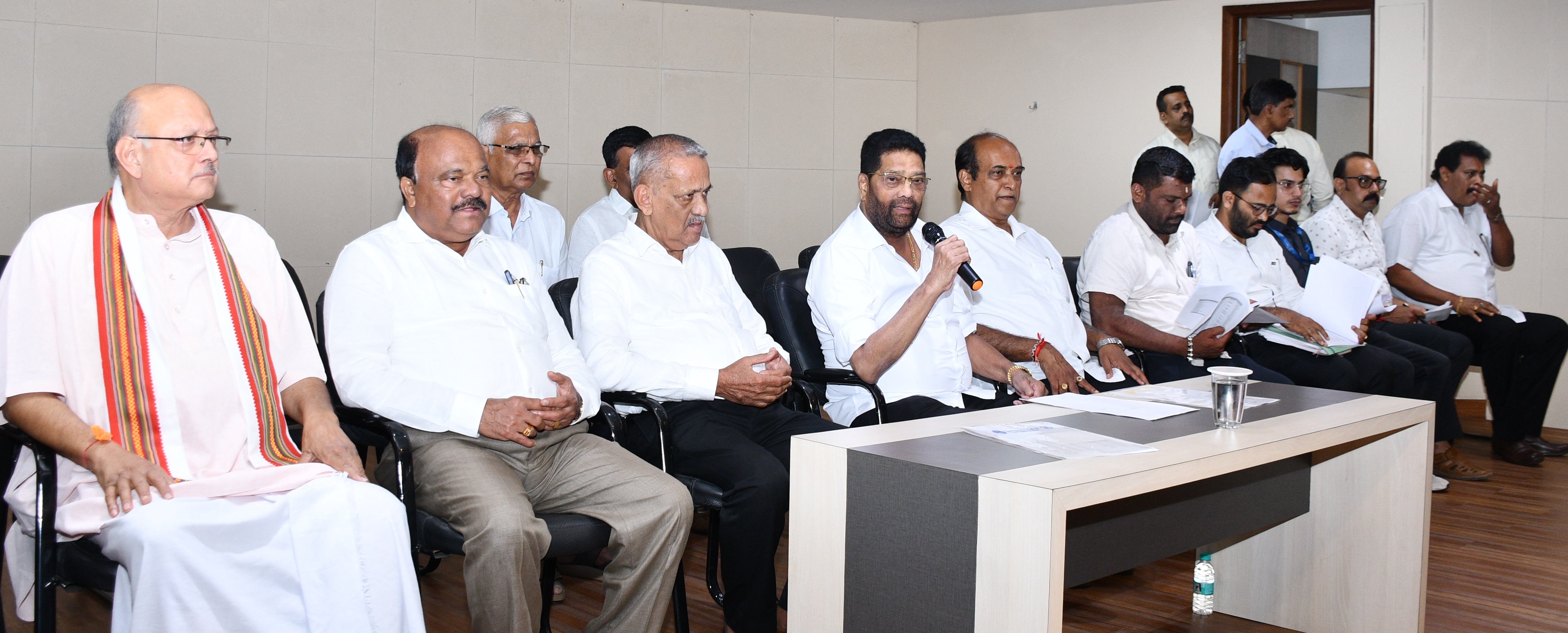 ಸಭೆಯಲ್ಲಿ ಎಂ.ಎನ್‌ ರಾಜೇಂದ್ರ ಕುಮಾರ್ ಮಾತನಾಡಿದರು