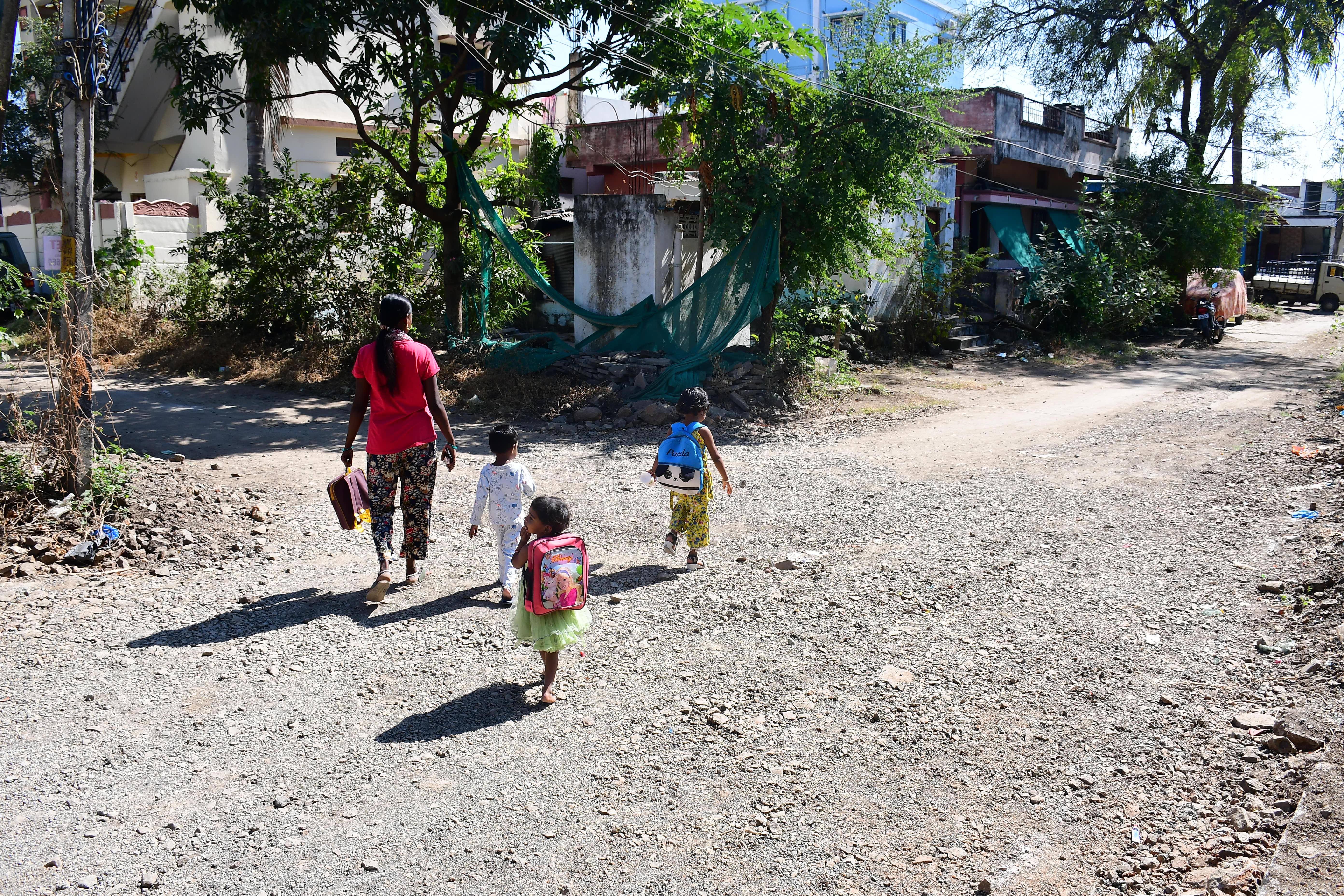 ಕಲಬುರಗಿಯ ಜಮಶೆಟ್ಟಿ ನಗರದ ರಸ್ತೆಯ ದುಸ್ಥಿತಿ