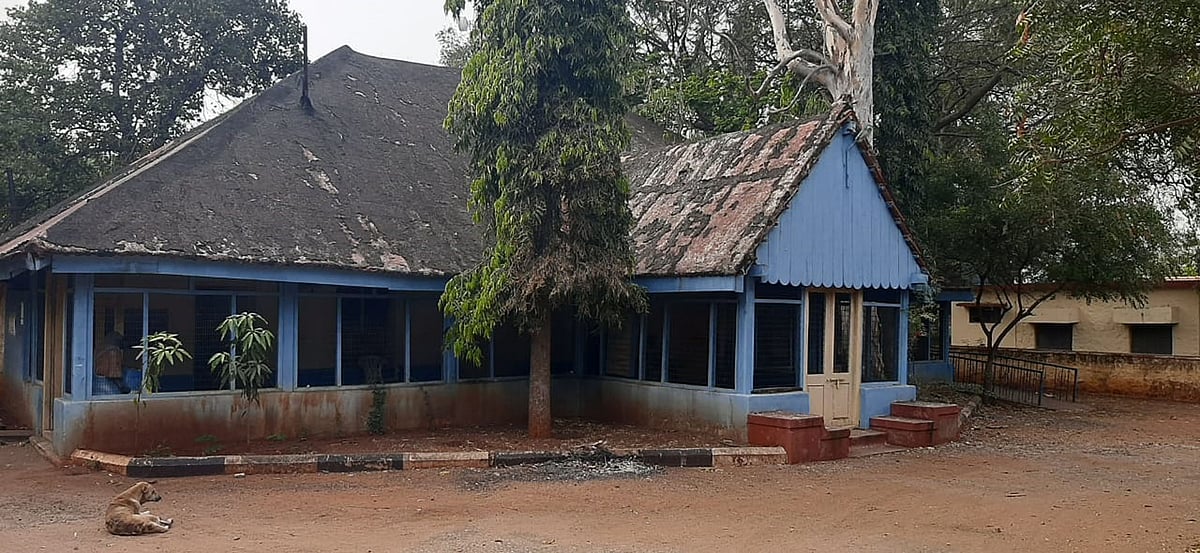 ಹೂವಿನಹಡಗಲಿ: ‘ಐಬಿ’ ನಿರ್ವಹಣೆ ಮರೆತ ಪಿಡಬ್ಲ್ಯುಡಿ