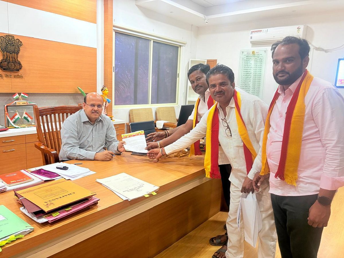 ಕನಕಗಿರಿ | ಹೆಚ್ಚಿನ ದರಕ್ಕೆ ಟೆಂಗಿನಕಾಯಿ ಮಾರಾಟ: ಡಿಸಿಗೆ‌ ದೂರು