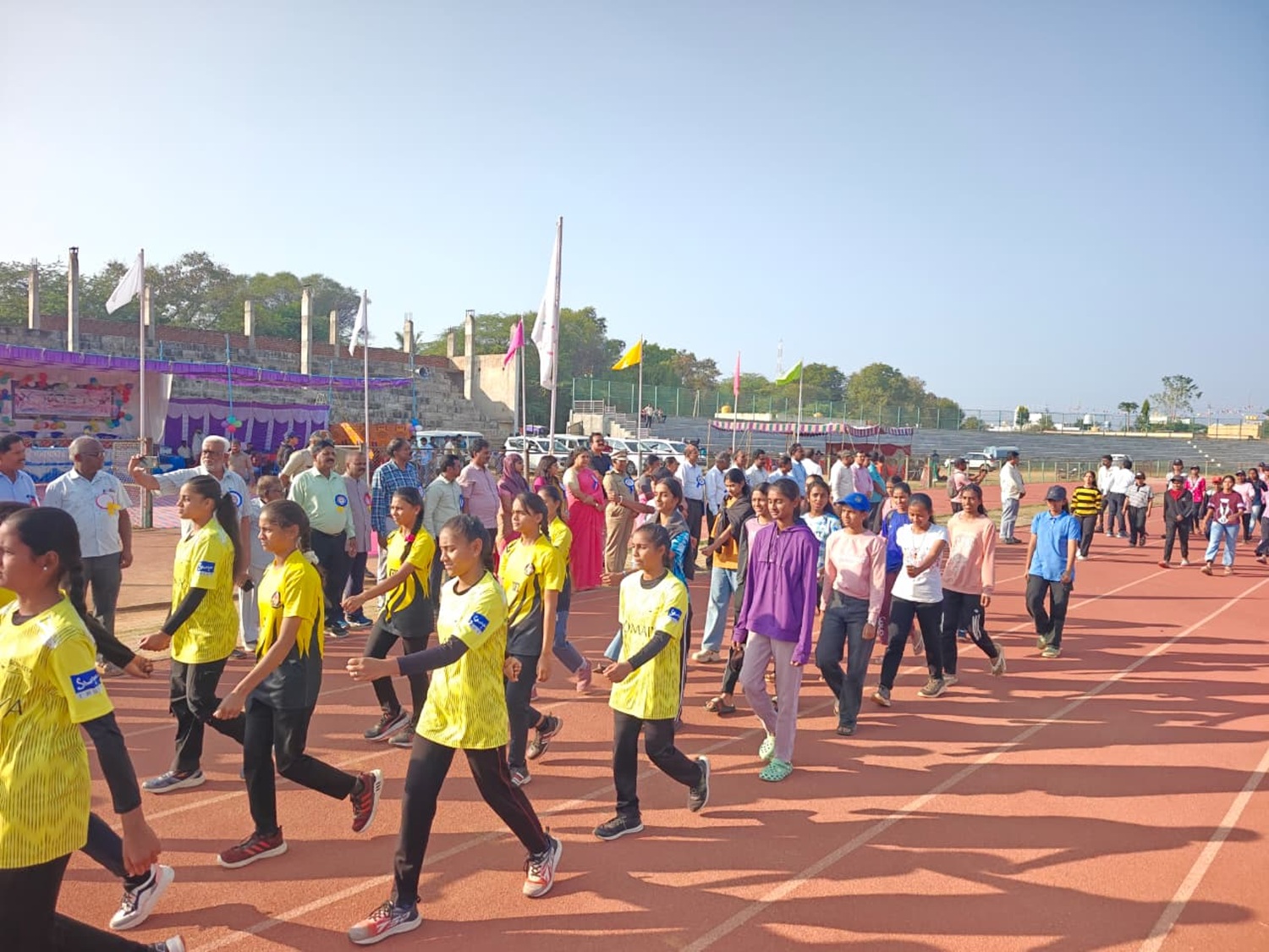 ನೆಟ್‌ಬಾಲ್ ಕ್ರೀಡಾಕೂಟದಲ್ಲಿ ಭಾಗವಹಿಸಿರುವ ವಿದ್ಯಾರ್ಥಿಗಳು