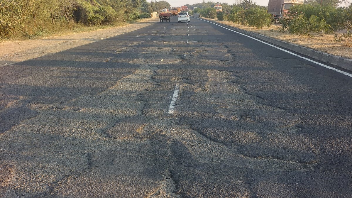 ಆಲಮಟ್ಟಿ | ಹದಗೆಟ್ಟಿರುವ ರಾ.ಹೆದ್ದಾರಿ - 50: ಗುಂಡಿಯಿಂದ ಹೆಚ್ಚಾಯ್ತು ಸಾವು-ನೋವು