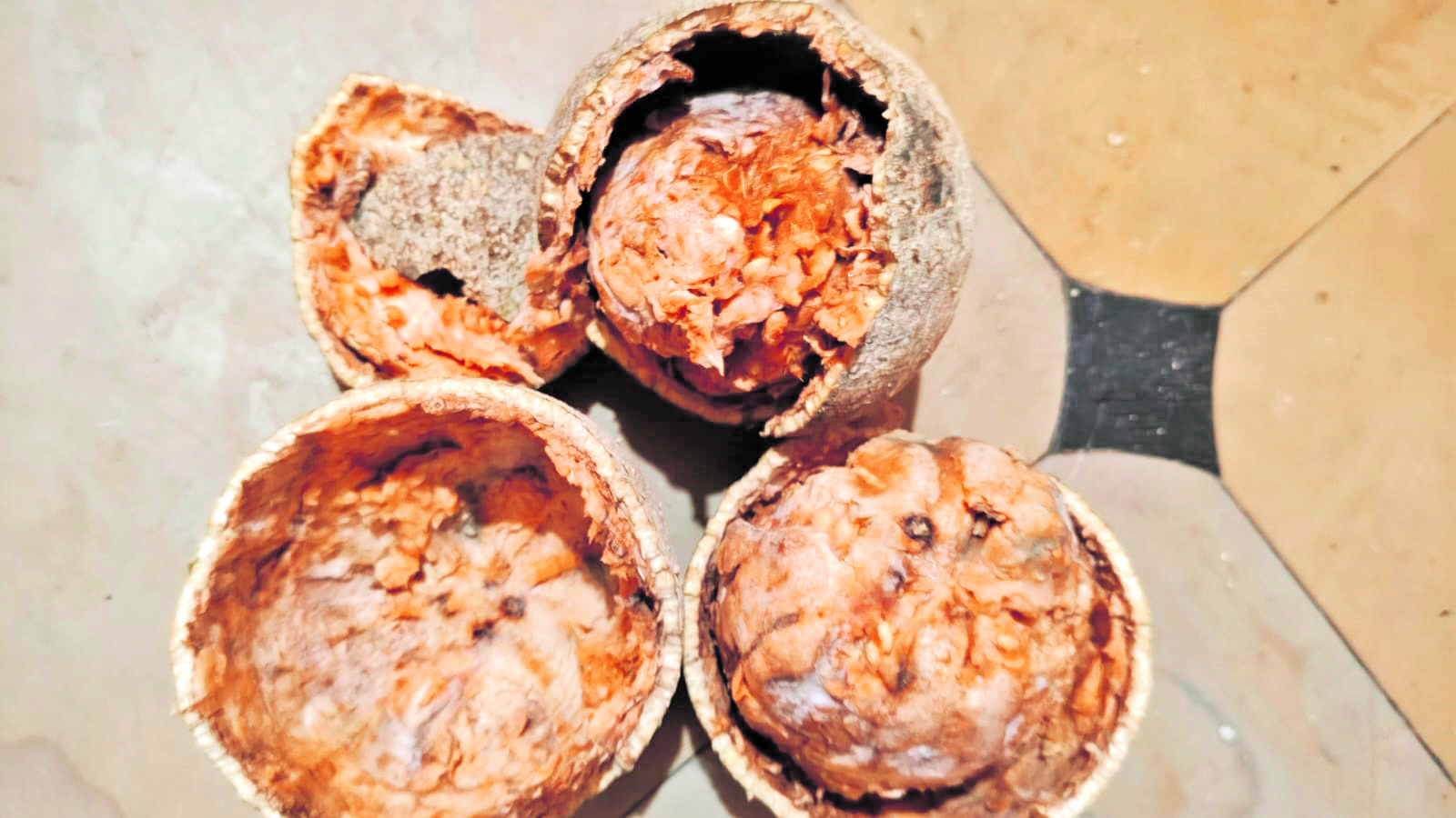 ಬಳುವಲ ಹಣ್ಣಿನ ಪ್ರಸಾದ