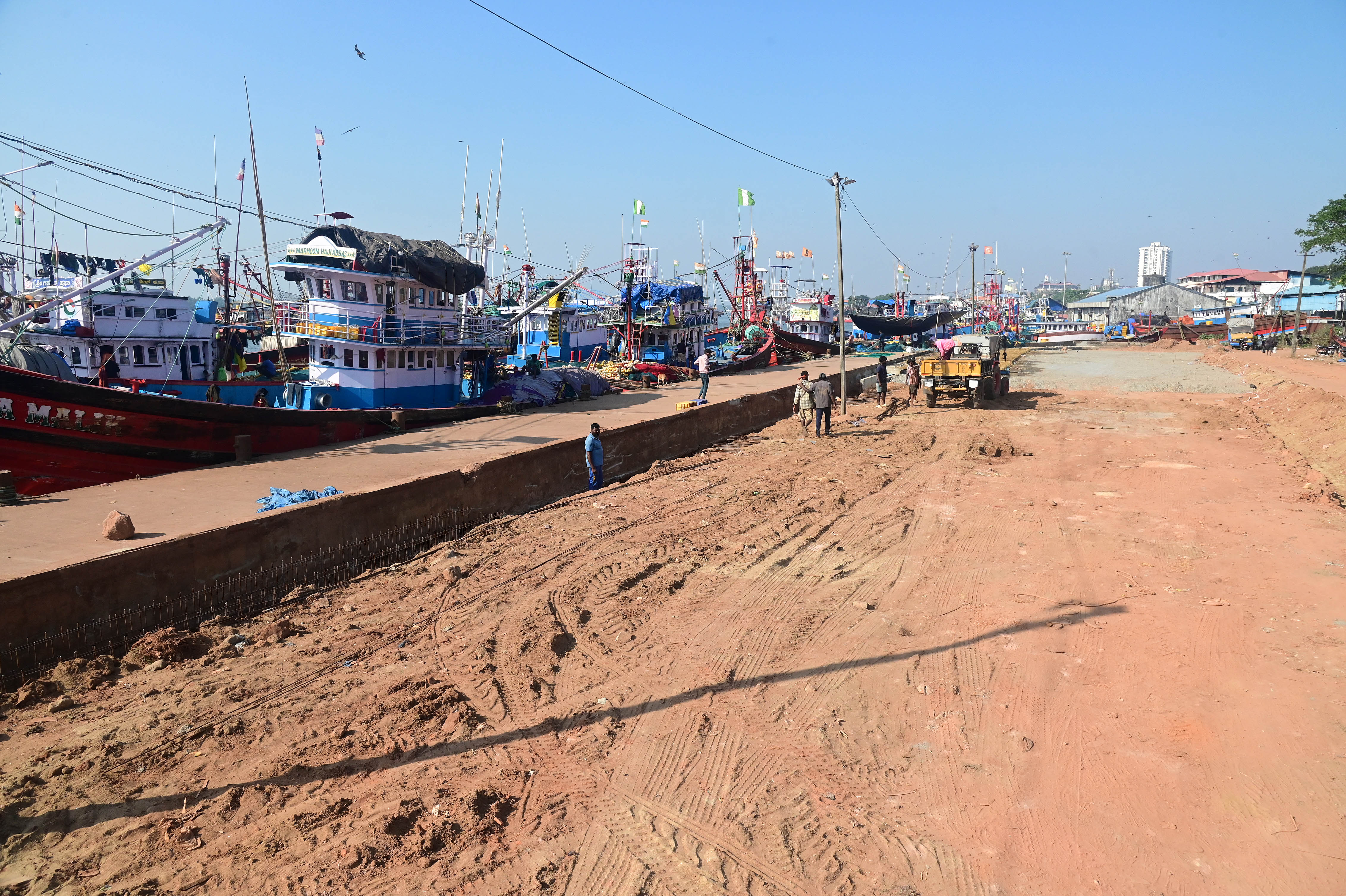 ಮಂಗಳೂರಿನ ದಕ್ಕೆಯಲ್ಲಿ ನಡೆಯುತ್ತಿರುವ ಅಭಿವೃದ್ಧಿ ಕಾಮಗಾರಿ