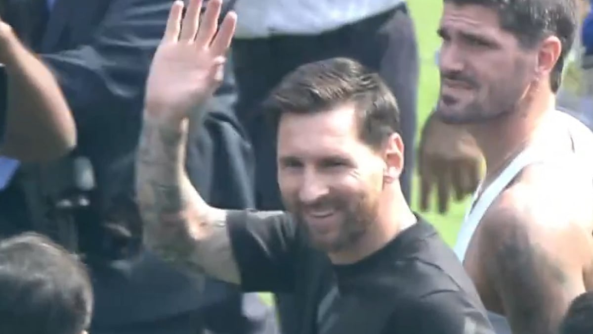 ಕೋಲ್ಕತ್ತ | ಮುಟ್ಟಿದ್ದಕ್ಕೆ, ಅಪ್ಪಿದ್ದಕ್ಕೆ ಮೆಸ್ಸಿ ಅಸಮಾಧಾನಗೊಂಡಿದ್ದರು: ದತ್ತಾ