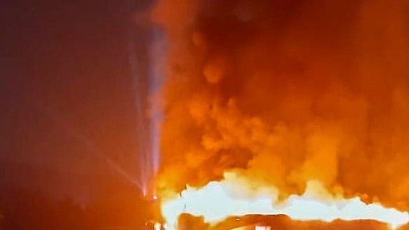 ಮಂಗಳೂರು | ತಾಂತ್ರಿಕ ದೋಷ: ಬೋಟ್ ಬೆಂಕಿಗೆ ಆಹುತಿ