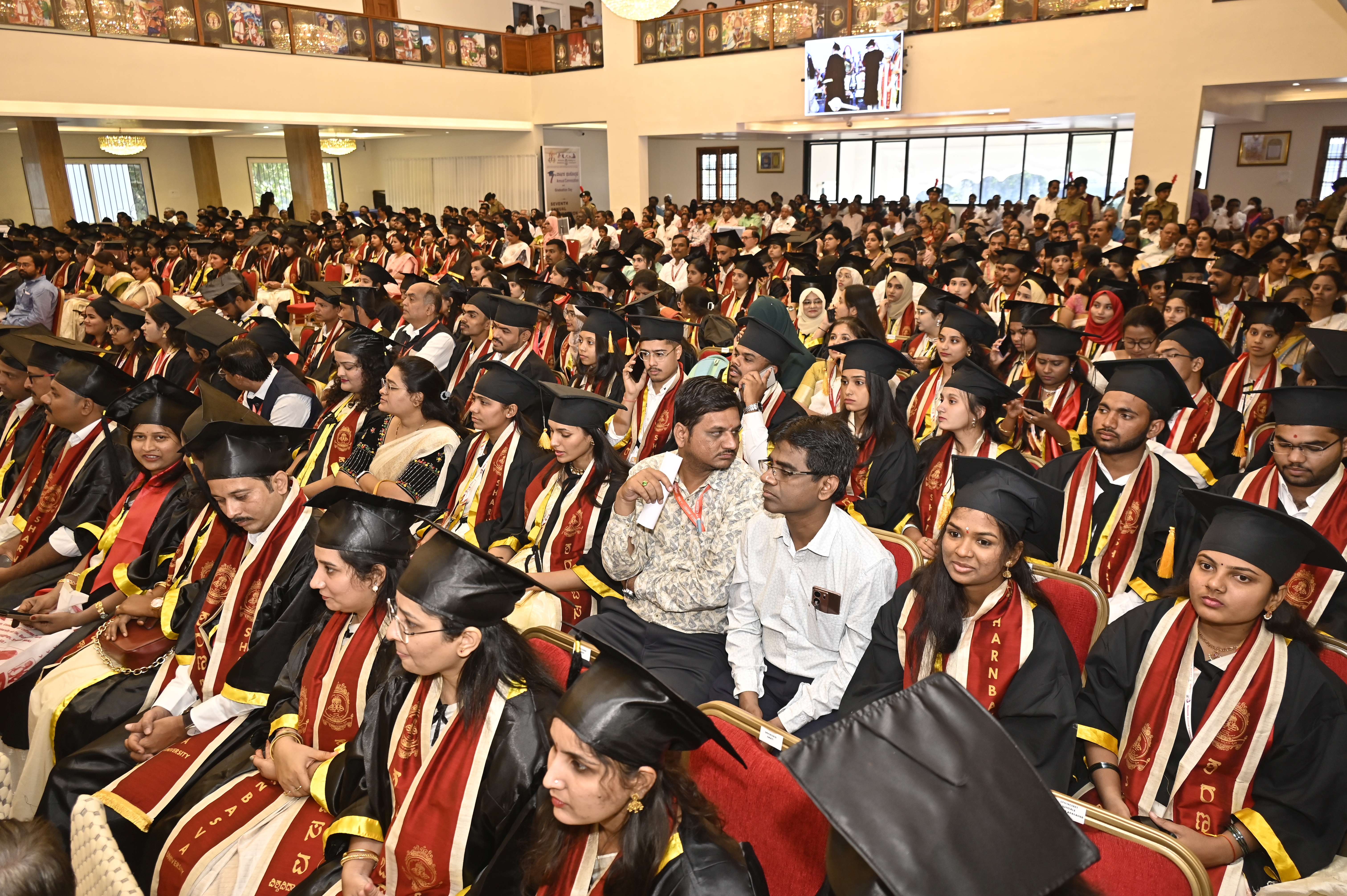 ಘಟಿಕೋತ್ಸವದಲ್ಲಿ ಪಾಲ್ಗೊಂಡಿದ್ದ ಪದವೀಧರರು    ಪ್ರಜಾವಾಣಿ ಚಿತ್ರ