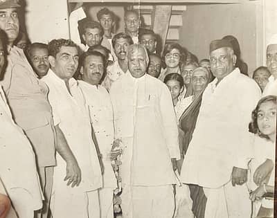 ಮಾಜಿ ಮುಖ್ಯಮಂತ್ರಿ ದಿ.ದೇವರಾಜ ಅರಸು ಅವರೊಂದಿಗೆ ಶಾಮನೂರು ಶಿವಶಂಕರಪ್ಪ