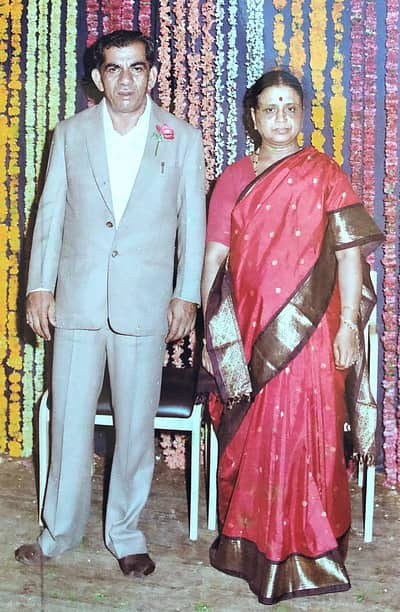 ಪತ್ನಿ ಪಾರ್ವತಮ್ಮ ಅವರೊಂದಿಗೆ ಶಾಮನೂರು ಶಿವಶಂಕರಪ್ಪ