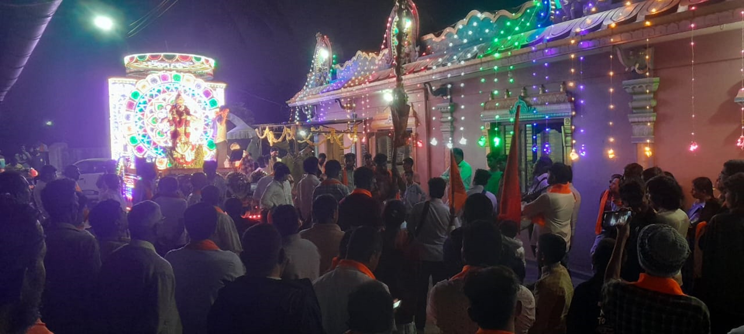 ಶನಿವಾರಸಂತೆ ಪಟ್ಟಣದಲ್ಲಿ ಭಾನುವಾರ ವಿಜೃಂಭಣೆಯಿಂದ ಹನುಮ ಜಯಂತಿ ಮೆರವಣಿಗೆ ನಡೆಯಿತು