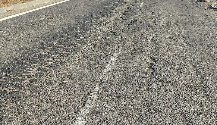 ಹದಗೆಟ್ಟ ಚಿತ್ರದುರ್ಗ-ಸೊಲ್ಲಾಪೂರ ರಾಷ್ಟ್ರೀಯ ಹೆದ್ದಾರಿ: ಸಂಚಾರಕ್ಕೆ ಸಂಚಕಾರ 