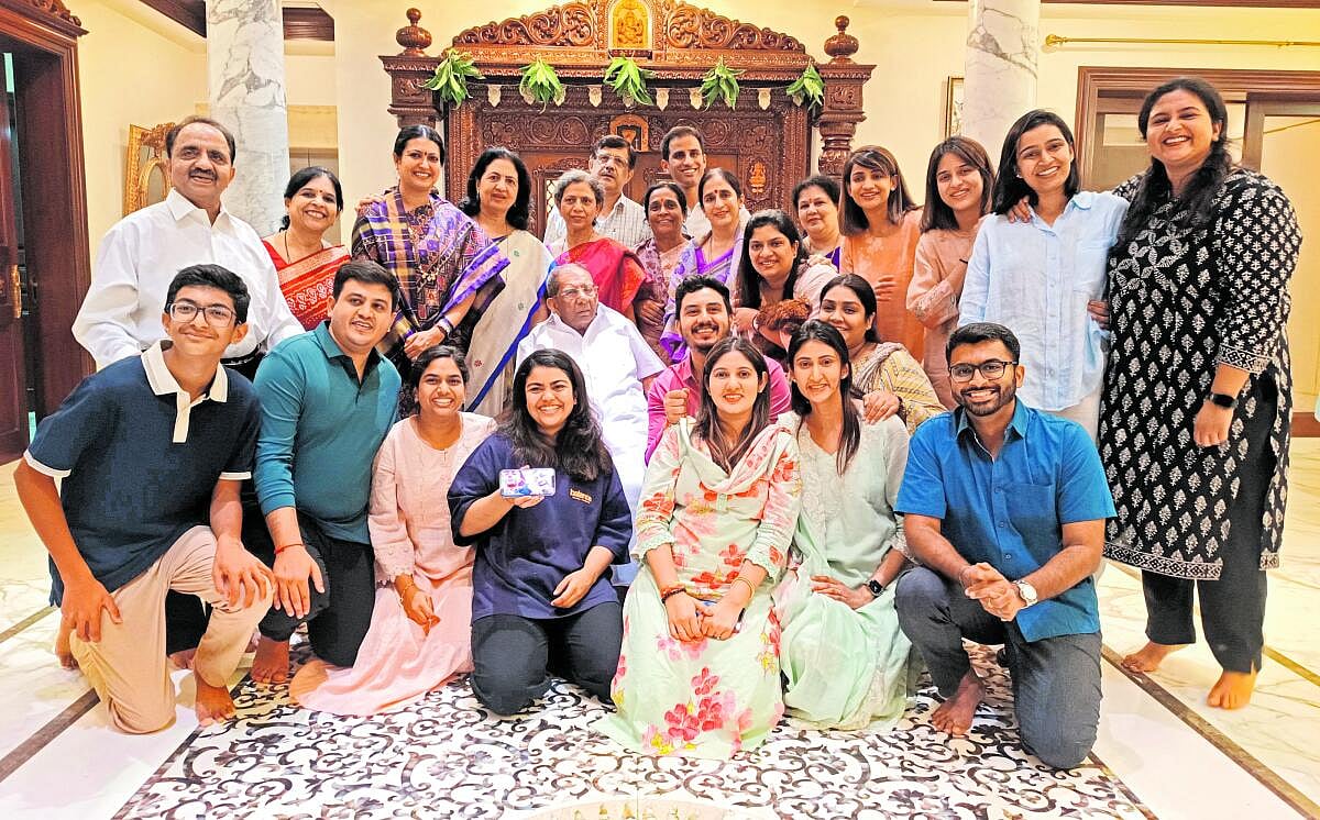 PHOTOS | ಶಾಮನೂರು ಧಣಿ ದಾನದಲ್ಲೂ ಮುಕುಟಮಣಿ; ಭೇದವೆಣಿಸದ ನೆರವಿನ ‘ಹಸ್ತ’