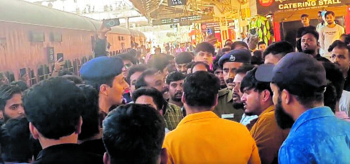 ಯಶವಂತಪುರ: ರೈಲಿನ ಚೈನ್‌ ಎಳೆದು ರಾದ್ಧಾಂತ; ಆರ್‌ಪಿಎಫ್‌ ಸಿಬ್ಬಂದಿ ಮೇಲೆ ಹಲ್ಲೆ