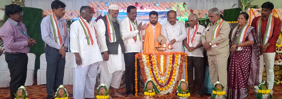 ‘ಮಹಿಳೆಯರು ಆರ್ಥಿಕವಾಗಿ ಸಬಲರಾಗಿ’