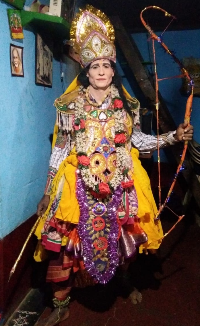 ಬಯಲಾಟದ ಕೃಷ್ಣನ ವೇಷದಲ್ಲಿ ಗ್ರಾಮದ ಸತ್ಯನಾರಣಪ್ಪ 