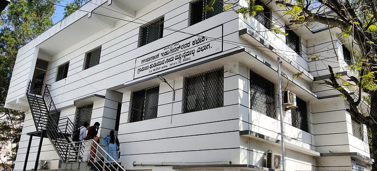 ಶಿವಮೊಗ್ಗ: ಇಇ ರೂಪ್ಲಾ ನಾಯ್ಕ ನಿವಾಸ ಸೇರಿ ಐದು ಕಡೆ ಲೋಕಾಯುಕ್ತ ಪೊಲೀಸರ ದಾಳಿ

