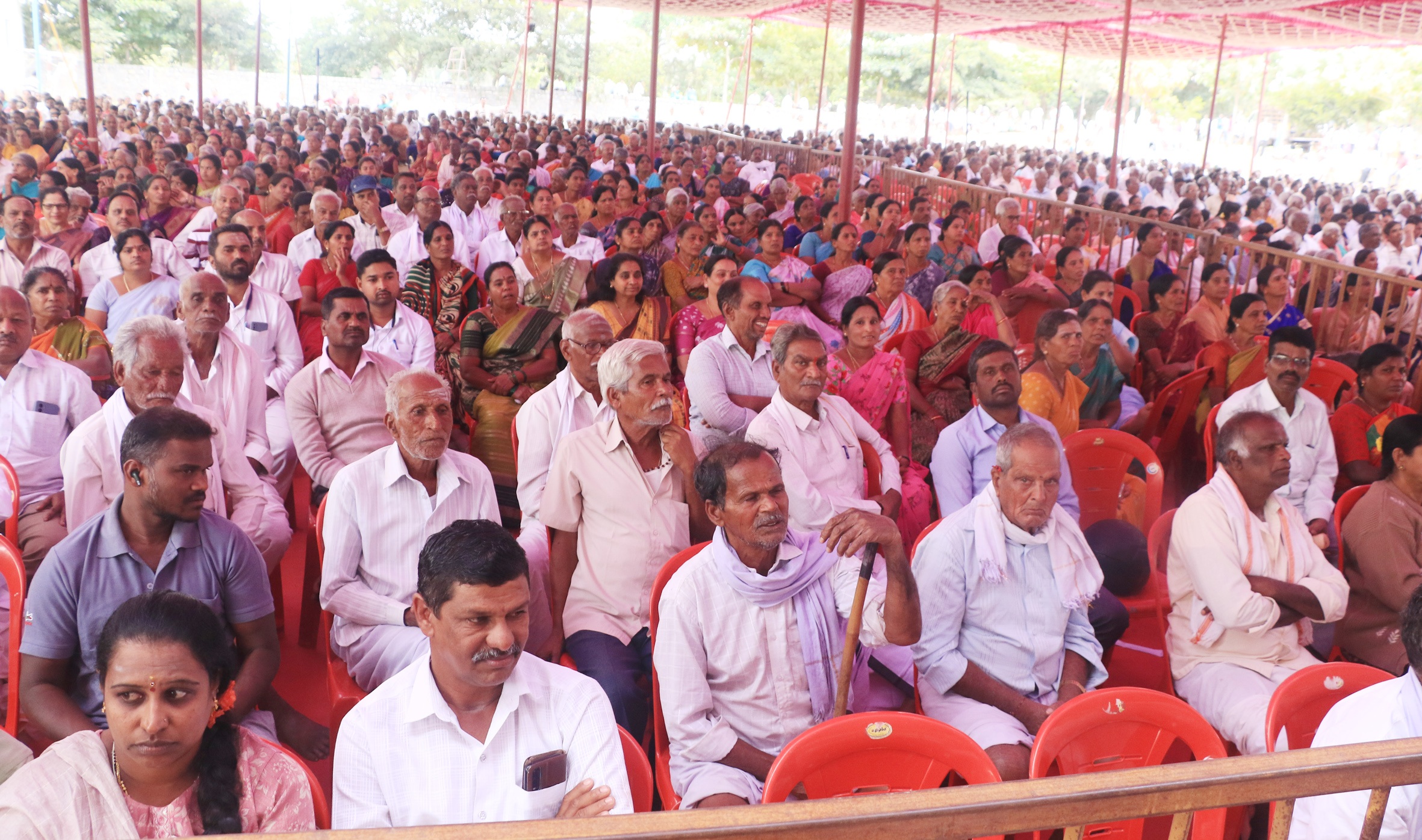 ಕಾರ್ಯಕ್ರಮದಲ್ಲಿ ಭಾಗವಹಿಸಿದ್ದ ಭಕ್ತರು