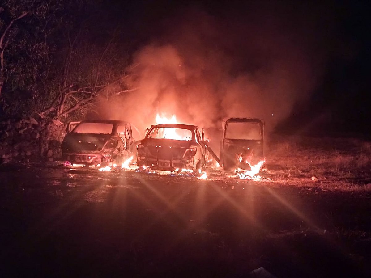 ಕಾರವಾರ: ಸಿಲಿಂಡರ್ ಸ್ಫೋಟ; 2 ಕಾರು, ಆಟೊ ಭಸ್ಮ