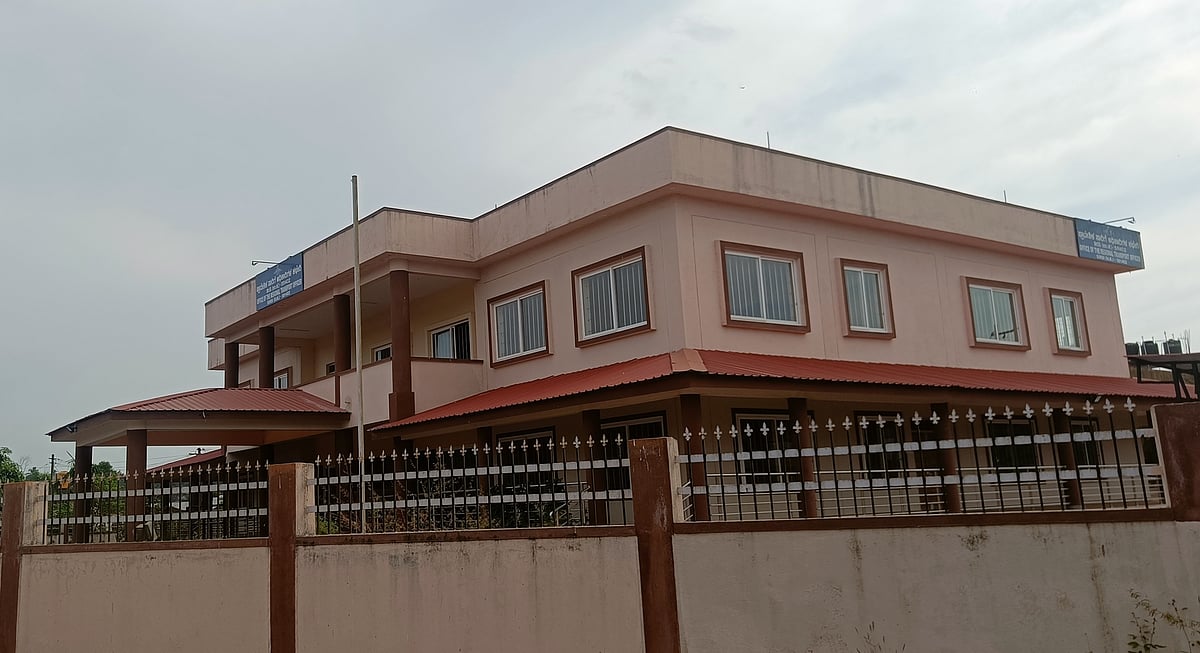 ಶಿರಸಿ: ಆರ್‌ಟಿಒ ಕಚೇರಿ ಬಳಕೆಗೆ ‘ಪೀಠೋಪಕರಣ’ ಕೊರತೆ 