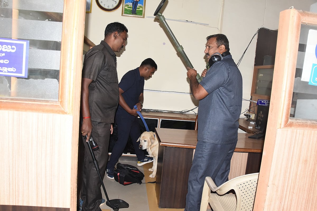 ತುಮಕೂರು: ಜಿಲ್ಲಾಧಿಕಾರಿ ಕಚೇರಿಗೆ ಹುಸಿ ಬಾಂಬ್ ಬೆದರಿಕೆ