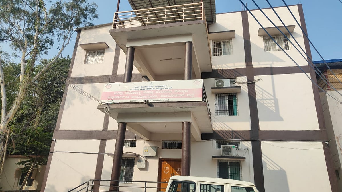 ವಿಜಯನಗರ ಡಿಎಚ್‌ಒ ಮನೆ, ಕಚೇರಿ ಮೇಲೆ ಲೋಕಾಯುಕ್ತ ದಾಳಿ

