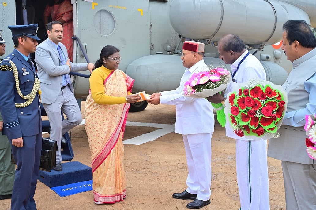 ಸುತ್ತೂರು ಶಿವರಾತ್ರಿ ಮಹೋತ್ಸವ: ಮಳವಳ್ಳಿಗೆ ರಾಷ್ಟ್ರಪತಿ ದ್ರೌಪದಿ ಮುರ್ಮು ಆಗಮನ