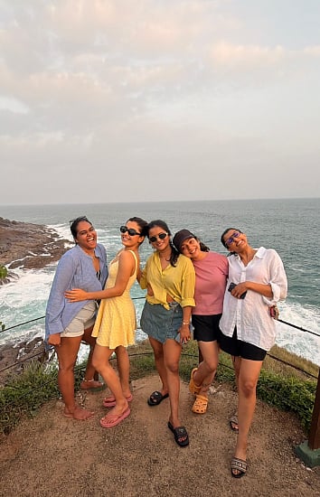 ಸ್ನೇಹಿತೆಯರ ಜತೆ ಶ್ರೀಲಂಕಾ ಪ್ರವಾಸದಲ್ಲಿರುವ ಬಹುಭಾಷಾ ನಟಿ ರಶ್ಮಿಕಾ ಮಂದಣ್ಣ