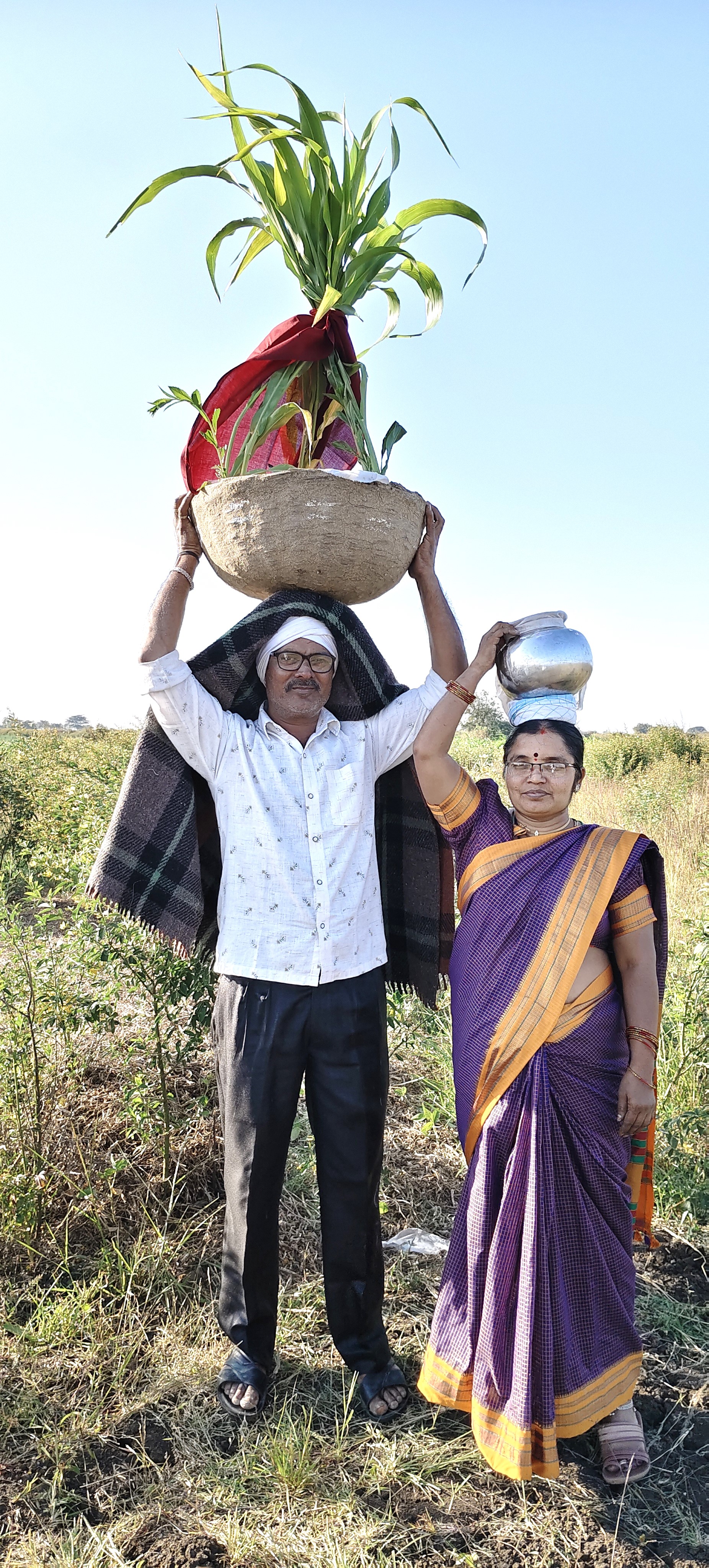 ಕೊಂಪೆಯಲ್ಲಿ ಜ್ಯೋತಿ ಹೊತ್ತಿಸಿಕೊಂಡು ಮನೆಗೆ ಹಿಂತಿರುಗಿದ ರೈತರು