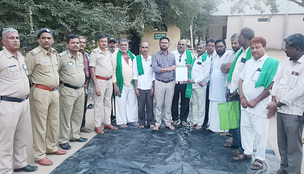 ಶಿಗ್ಗಾವಿ: ಗೋವಿನಜೋಳ ಖರೀದಿ ಕೇಂದ್ರಕ್ಕೆ ಆಗ್ರಹಿಸಿ ಮನವಿ