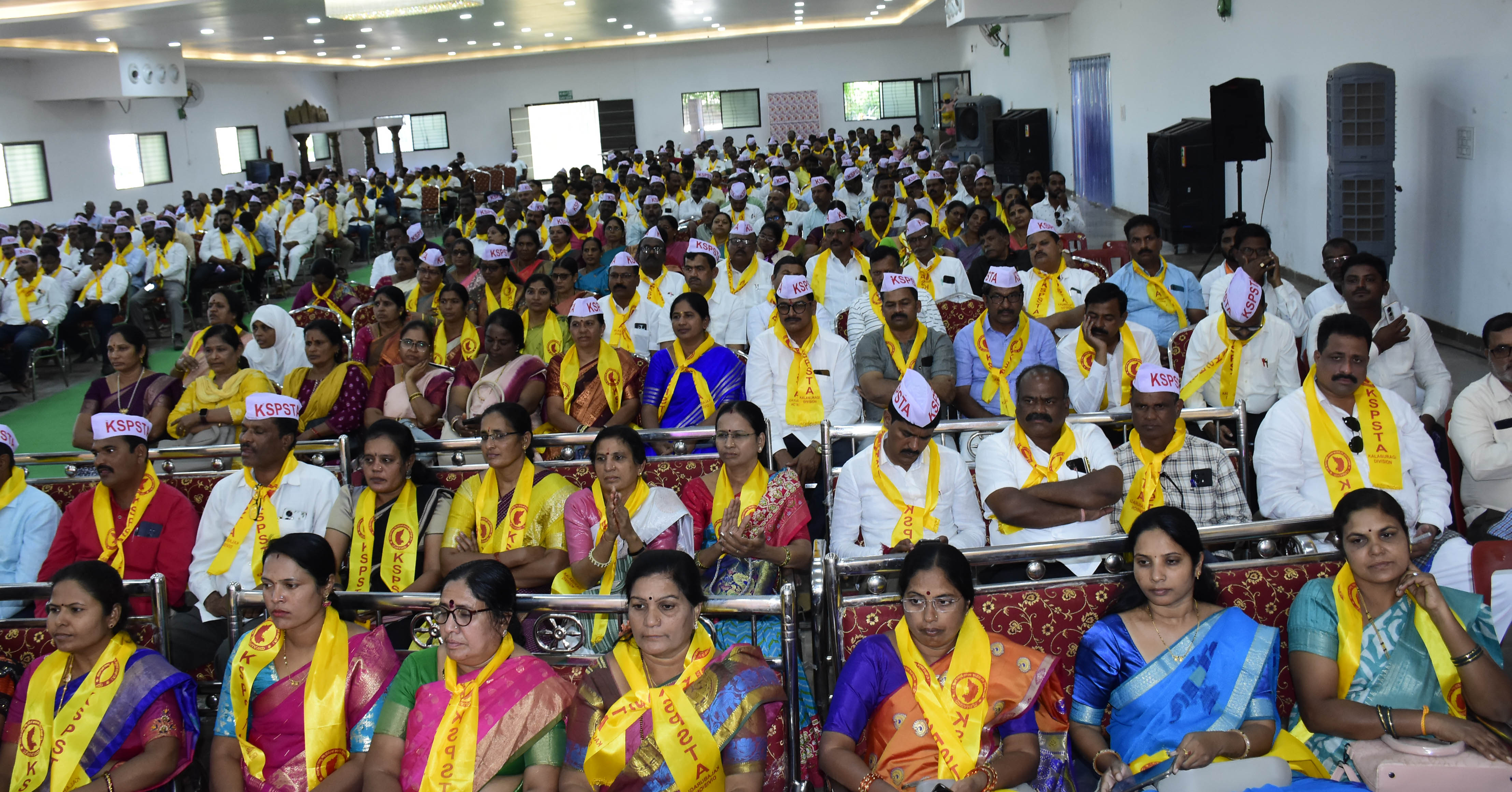 ಯಾದಗಿರಿಯಲ್ಲಿ ಶನಿವಾರ ನಡೆದ ಪ್ರಾಥಮಿಕ ಶಾಲಾ ಶಿಕ್ಷಕರ ಸಂಘದ ಸಂಘಟನಾತ್ಮಕ ಸಭೆಯಲ್ಲಿ ಪಾಲ್ಗೊಂಡಿದ್ದ ಶಿಕ್ಷಕರು