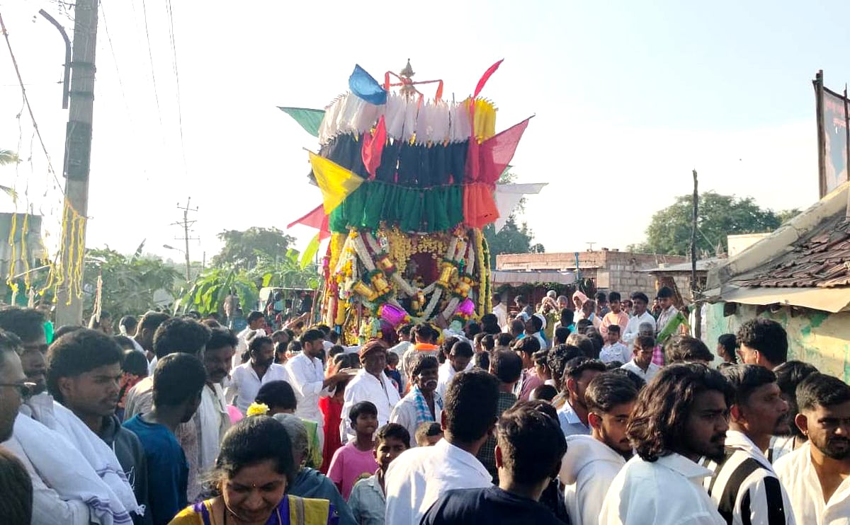 ಚನ್ನಬಸಯ್ಯನಹಟ್ಟಿ ಆಂಜನೇಯಸ್ವಾಮಿಯ ಸಂಭ್ರಮದ ರಥೋತ್ಸವ