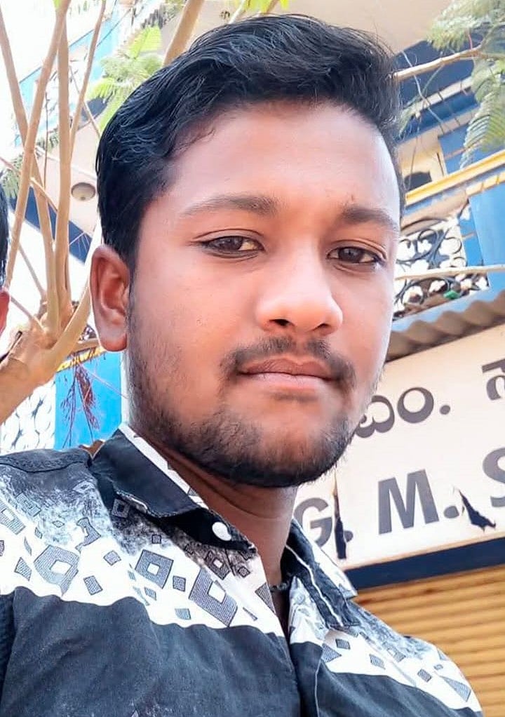 ನೆಲಮಂಗಲ: ಗುಂಡಿ ತಪ್ಪಿಸಲು ಯತ್ನ; ಸವಾರ ಸಾವು 