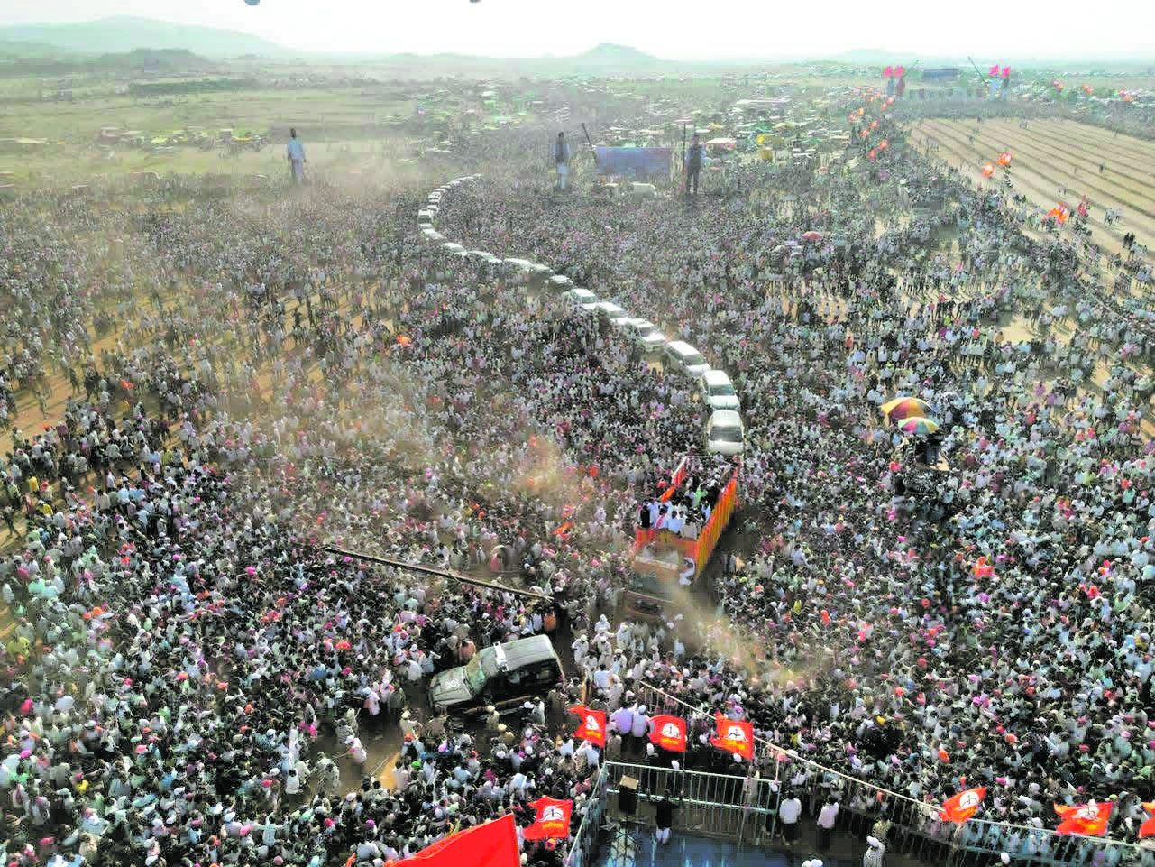 ಎತ್ತಿನಬಂಡಿ ಓಟದ ಸ್ಪರ್ಧೆಯ ವಿಹಂಗಮ ನೋಟ