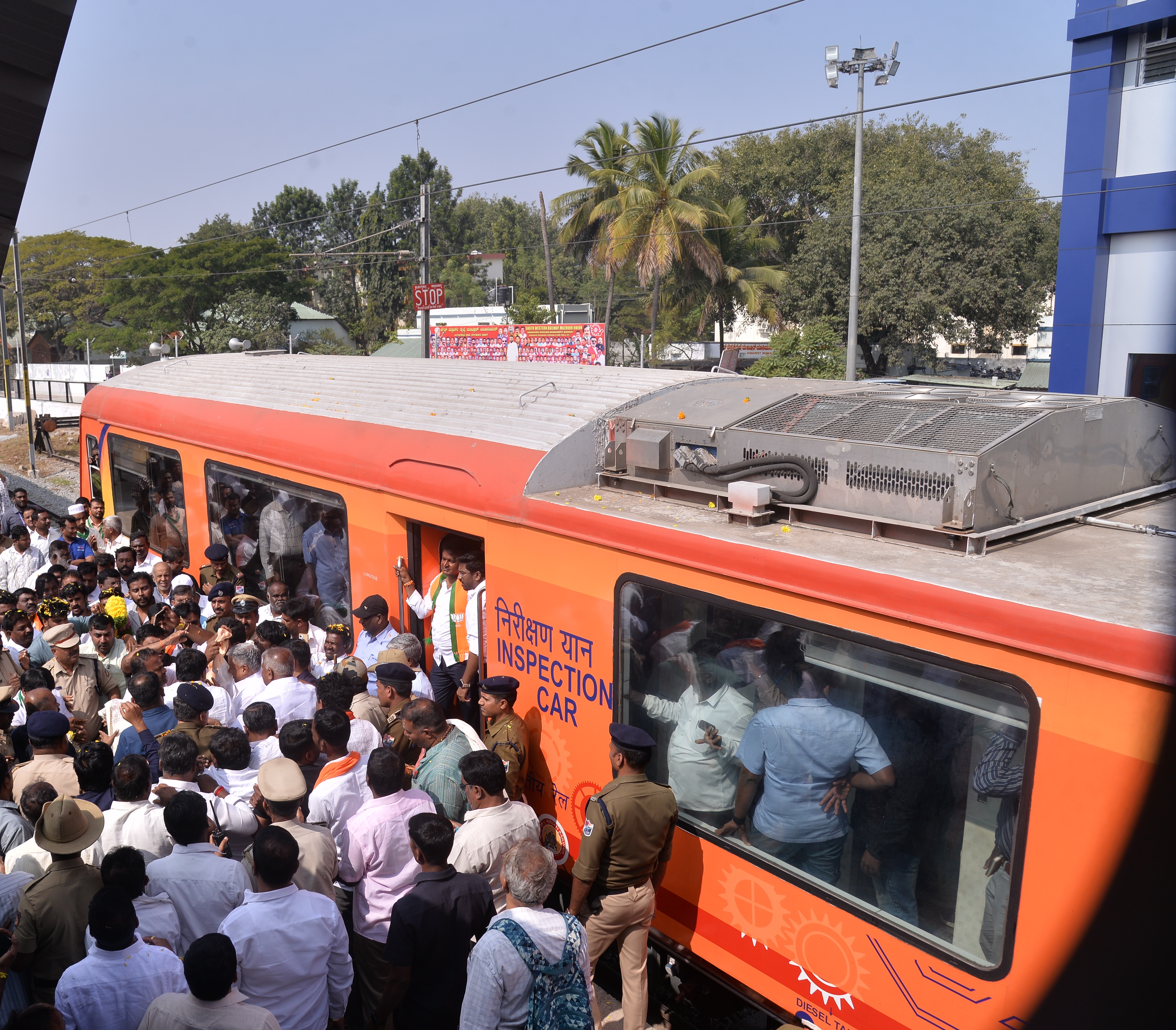 ಇನ್‌ಸ್ಪೆಕ್ಷನ್‌ ರೈಲಿನಲ್ಲಿ ಜಿಲ್ಲೆಯಲ್ಲಿ ಸುತ್ತಾಡಿದ ರೈಲ್ವೆ ಖಾತೆ ರಾಜ್ಯ ಸಚಿವ ವಿ.ಸೋಮಣ್ಣ