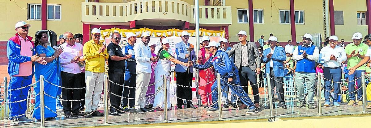 RDPR ನೌಕರರ ಕ್ರೀಡಾಕೂಟಕ್ಕೆ ಚಾಲನೆ: ಒತ್ತಡ ನಿರ್ವಹಿಸಲು ಪಿಡಿಒಗಳಿಗೆ ಕಿವಿಮಾತು