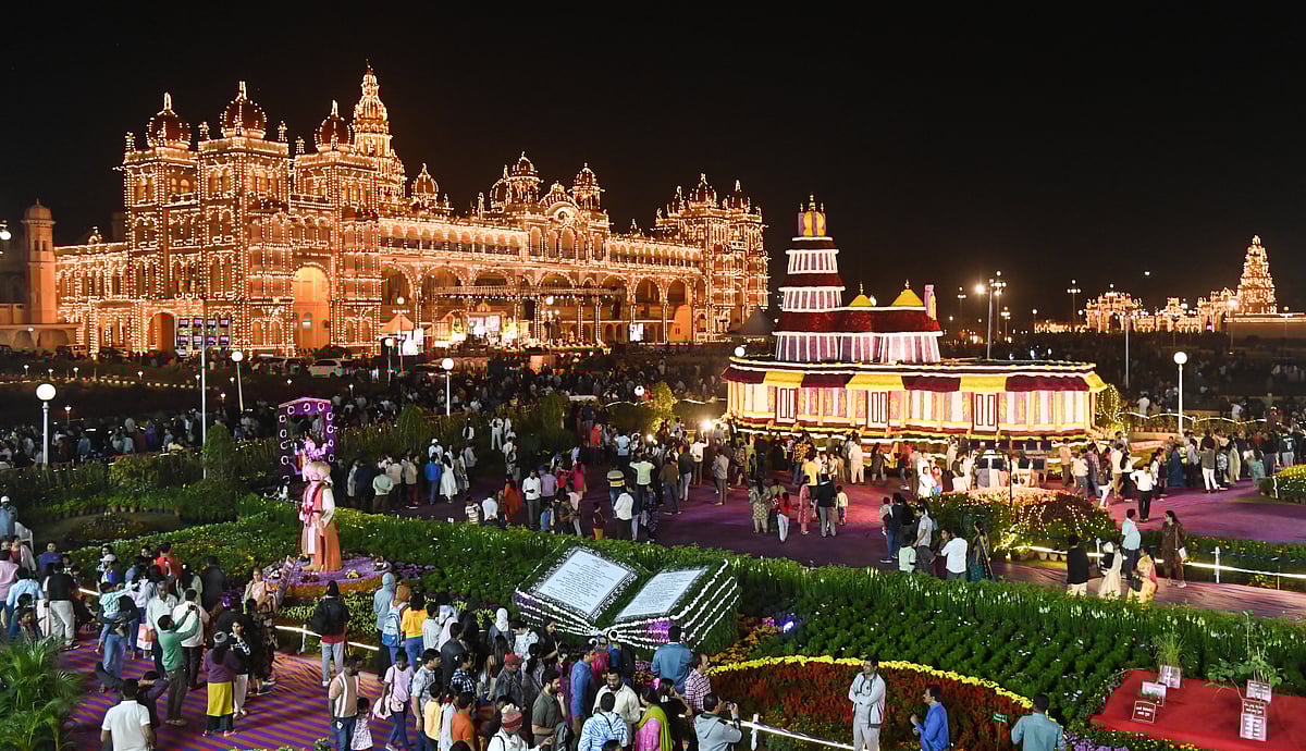 ಮೈಸೂರು| ಫಲಪುಷ್ಪ ಪ್ರದರ್ಶನ ಆರಂಭ: ಅರಮನೆಯಲ್ಲಿ ಹೂಗಳ ಕಂಪು, ಸಂಗೀತದ ಇಂಪು