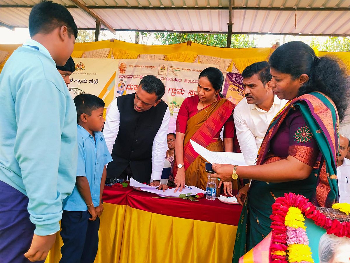 ಶಿಡ್ಲಘಟ್ಟ: ಮಳಮಾಚನಹಳ್ಳಿಯಲ್ಲಿ ಮಕ್ಕಳ ಗ್ರಾಮಸಭೆ