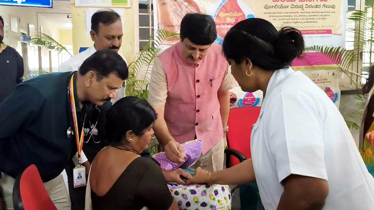 ಚನ್ನಪಟ್ಟಣ | ಪೋಲಿಯೊ ಮುಕ್ತ ಸಮಾಜಕ್ಕೆ ಲಸಿಕೆ: ಸಿ.ಪಿ.ಯೋಗೇಶ್ವರ
