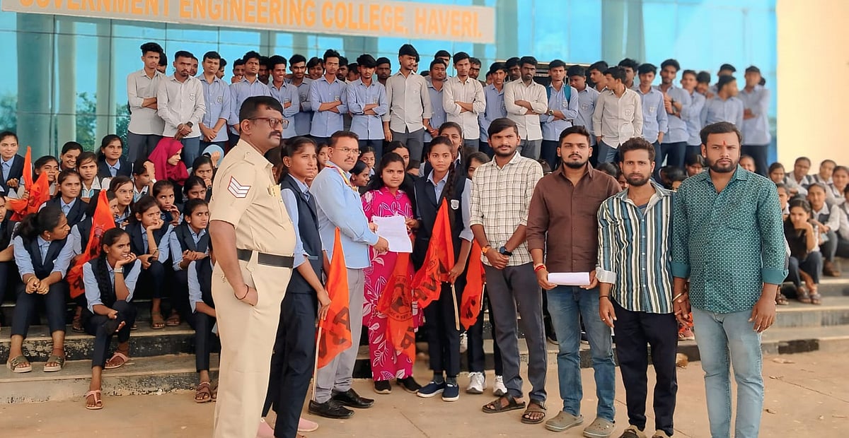 ನಾಲ್ವರು ವಿದ್ಯಾರ್ಥಿನಿಯರು ತೀವ್ರ ಅಸ್ವಸ್ಥ