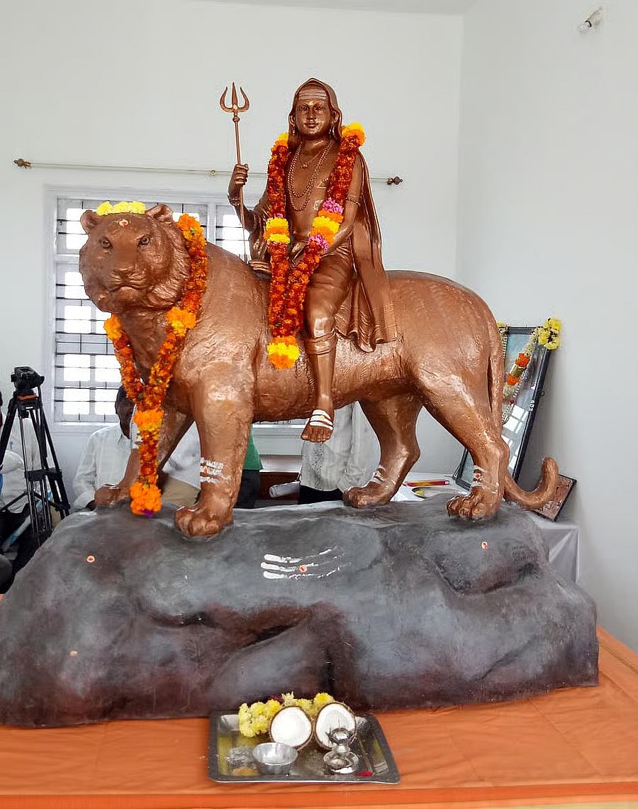 ಮಾದಪ್ಪನ ಪ್ರತಿಮೆ ಮುಂದೆ ರೀಲ್ಸ್‌: ಮಹಿಳೆ, ಚಾಲಕನ ವಿರುದ್ಧ ಪ್ರಕರಣ