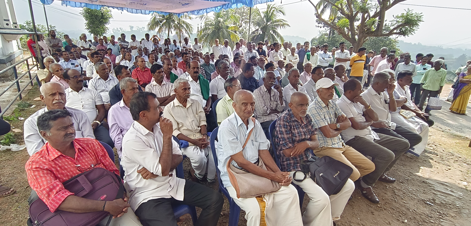 ಪ್ರತಿಭಟನೆಯಲ್ಲಿ ಸೇರಿದ ರೈತರು