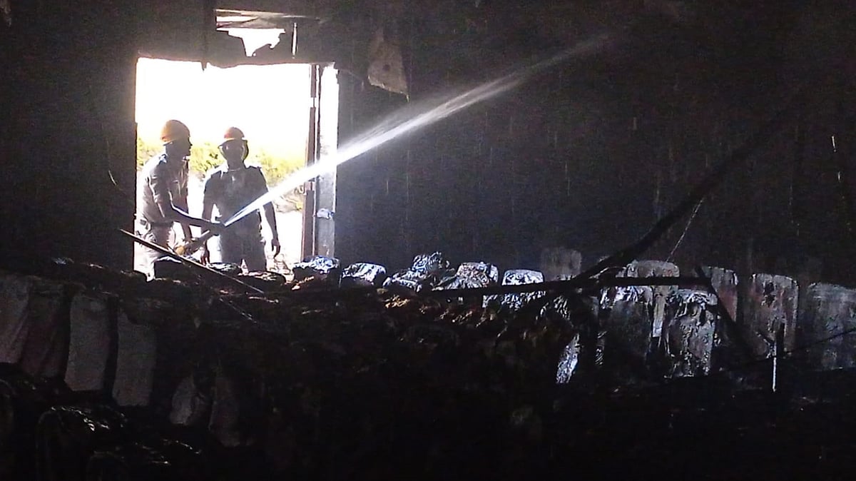 ಶಾಂತಿ ಚಿತ್ರಮಂದಿರಕ್ಕೆ ಬೆಂಕಿ: ನಷ್ಟ