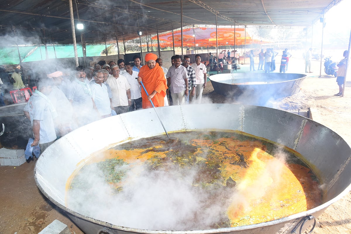 ಅನ್ನ ದಾಸೋಹ ತಯಾರಿಗೆ 200 ಮಂದಿ