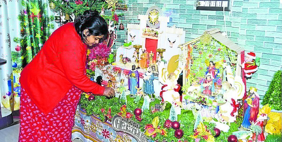 ಕ್ರಿಸ್ಮಸ್‌ ಸಂಭ್ರಮಕ್ಕೆ ಭರದ ಸಿದ್ಧತೆ: ಕ್ರೈಸ್ತರ ಮನೆ , ಚರ್ಚ್‌ಗಳಲ್ಲಿ ಗೋದಲಿ