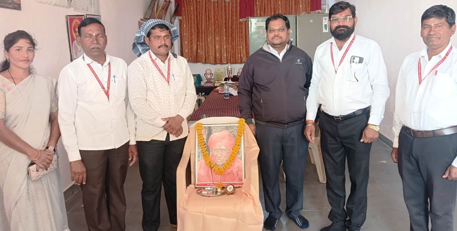 ಕಮಲನಗರ ಪಟ್ಟಣದ ಚನ್ನಬಸವ ಪಟ್ಟದ್ದೇವರ ಹಿರಿಯ ಪ್ರಾಥಮಿಕ ಶಾಲೆಯಲ್ಲಿ ಸೋಮವಾರ ಚನ್ನಬಸವ ಪಟ್ಟದ್ದೇವರ  ಜಯಂತಿ ಆಚರಿಸಲಾಯಿತು