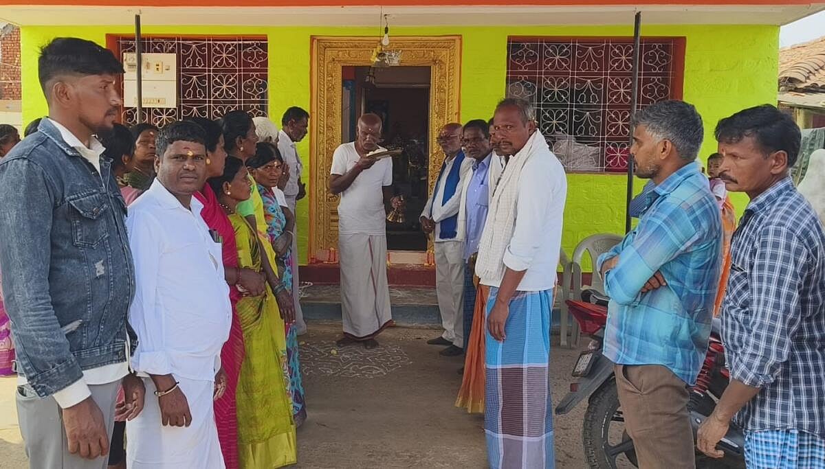 ಭಾರತೀನಗರ: ಪೊಲೀಸ್ ಭದ್ರತೆಯಲ್ಲಿ ಪರಿಶಿಷ್ಟರಿಂದ ದೇಗುಲ ಪ್ರವೇಶ