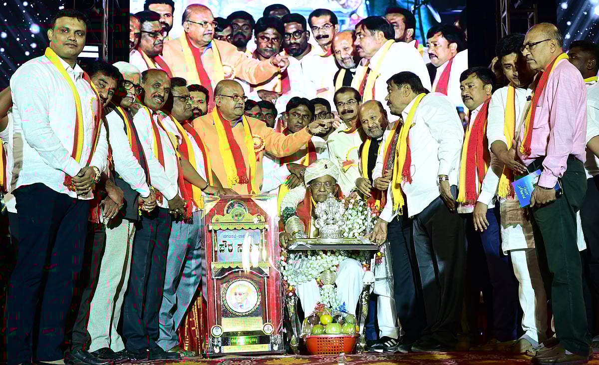 ‘ಕನ್ನಡ ಹಬ್ಬ’ದಲ್ಲಿ ಮಿಂದೆದ್ದ ರಾಮನಗರ