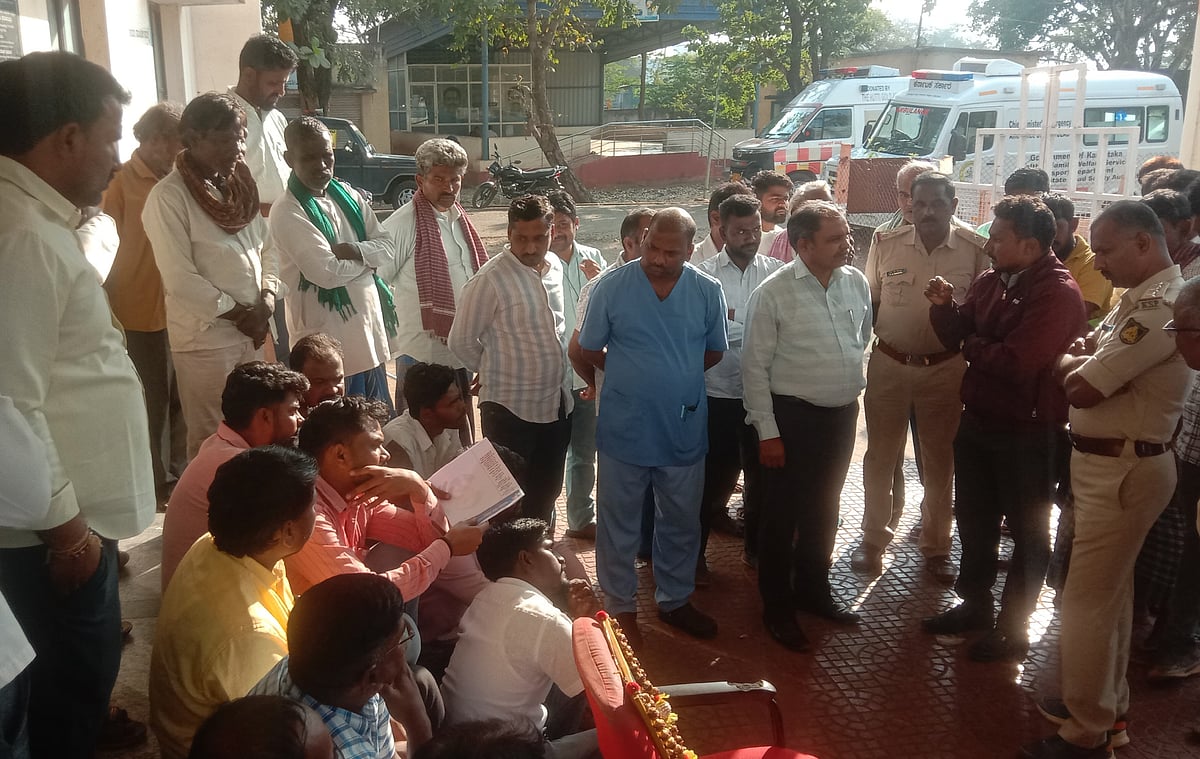 ವ್ಯಕ್ತಿ ಸಾವು: ಆಸ್ಪತ್ರೆ ಎದುರು ಪ್ರತಿಭಟನೆ